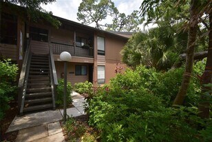 1703 Pelican Cove Rd, Unit GL356 in Sarasota, FL - Building Photo