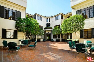 157 S Rodeo Dr in Beverly Hills, CA - Building Photo - Building Photo