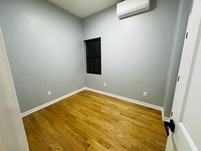 80 Sunnyside Ave in Brooklyn, NY - Building Photo - Building Photo