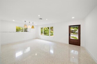 415 Navarre Ave in Coral Gables, FL - Building Photo - Building Photo