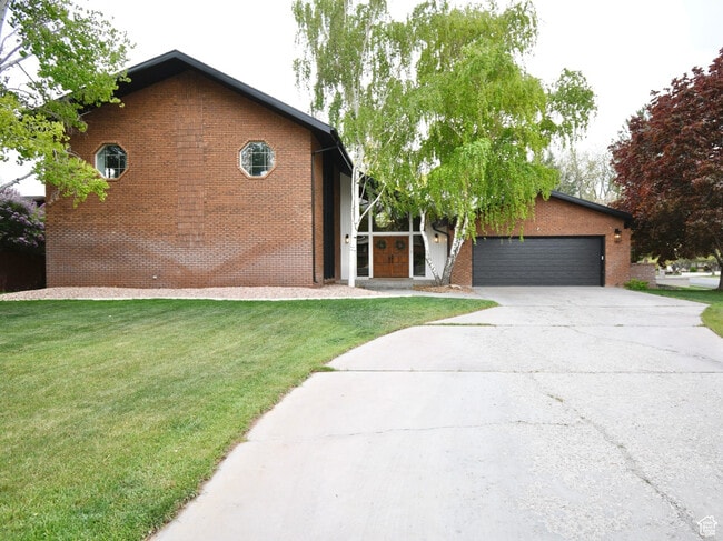 property at 399 Westview Dr