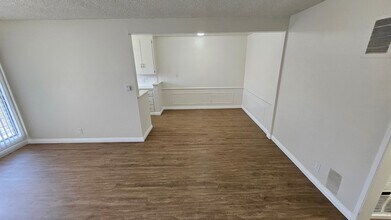 3945 Stevely Ave, Unit 19 in Los Angeles, CA - Building Photo - Building Photo