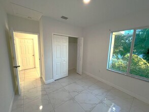 350 Justice Ave in Lehigh Acres, FL - Building Photo - Building Photo