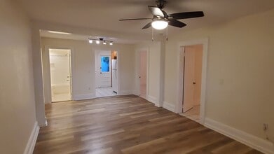 2140 Secoffee St, Unit 2 in Miami, FL - Building Photo - Building Photo