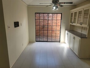 5719 Encore Dr in Dallas, TX - Foto de edificio - Building Photo