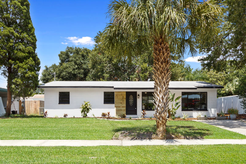 4721 W Wisconsin Ave in Tampa, FL - Building Photo