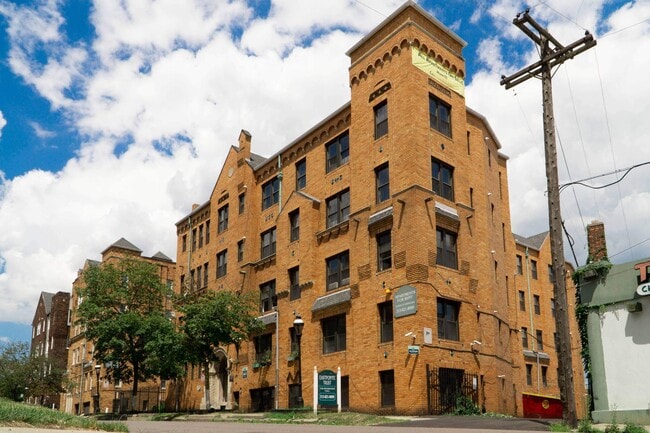 Eastpointe in Detroit, MI - Building Photo - Building Photo