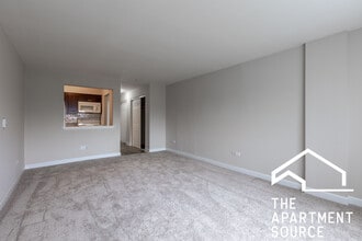7308 W North Ave, Unit 2E in Elmwood Park, IL - Foto de edificio - Building Photo