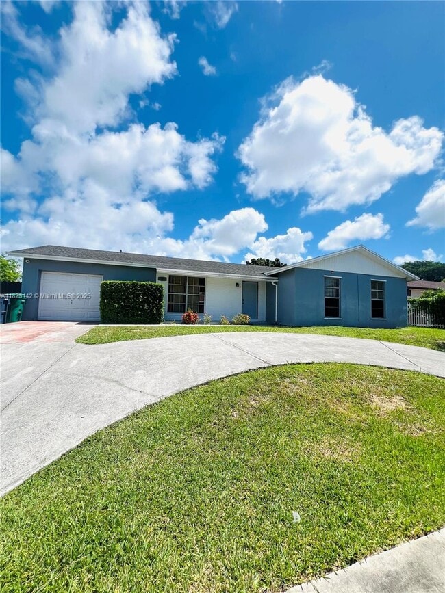 13065 SW 263rd Terrace in Homestead, FL - Building Photo - Building Photo