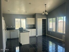1341 E Cathedral Rock Dr in Phoenix, AZ - Building Photo - Building Photo