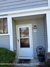 14 Dawn Ct in Tinton Falls, NJ - Building Photo - Building Photo