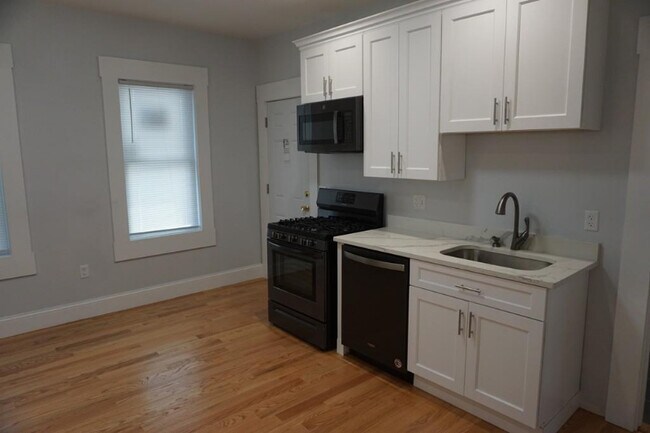 194 Fellsway W in Medford, MA - Foto de edificio - Building Photo