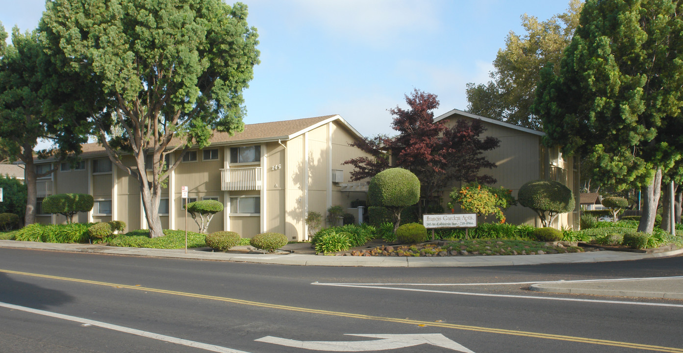 Francis Garden Apartments in Sunnyvale, CA - Building Photo