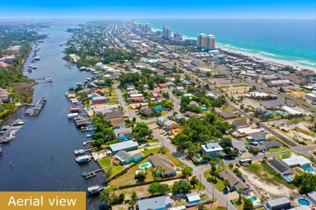 8227 S Lagoon Dr in Panama City Beach, FL - Building Photo - Building Photo