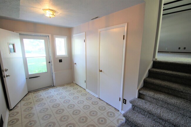 8707 Seward St in Omaha, NE - Building Photo - Building Photo