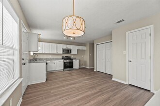 7134 Prairie Village Dr in Cypress, TX - Building Photo - Building Photo