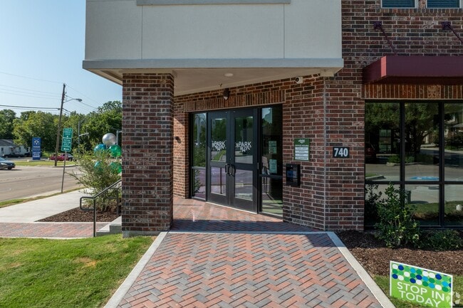 Park on 14th in Plano, TX - Foto de edificio - Building Photo