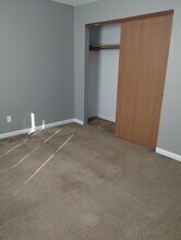 303 Cedarview Ct in Hillsboro, MO - Building Photo - Building Photo