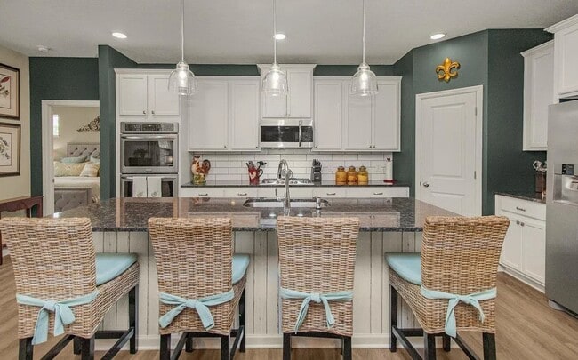 4745 Copper Cir in Woodbury, MN - Building Photo - Building Photo