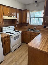 1107 Wilson Dr in Rosenberg, TX - Building Photo - Building Photo
