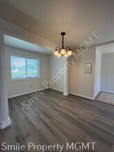2216 SE 105th Ave in Portland, OR - Building Photo - Building Photo