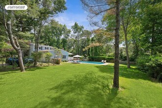 28 Dover Ave in Southampton, NY - Foto de edificio - Building Photo