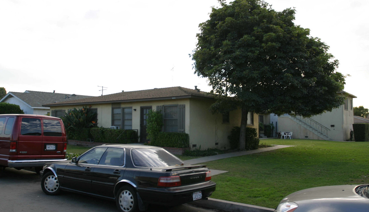 14030 Dicky St in Whittier, CA - Foto de edificio