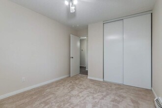 Victoria County in Edmonton, AB - Building Photo - Building Photo