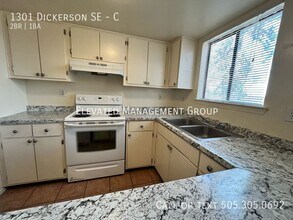 1301 Dickerson Dr SE in Albuquerque, NM - Building Photo - Building Photo