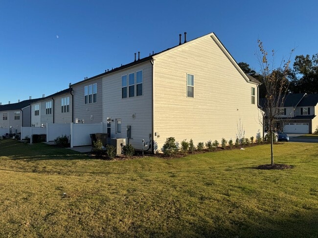 448 Glen Clova Dr in Raleigh, NC - Building Photo - Building Photo