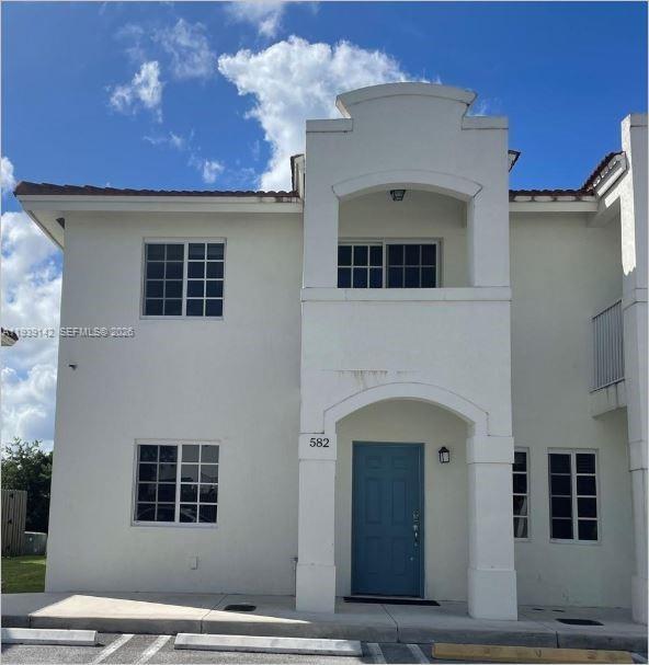582 SW 2nd Pl in Homestead, FL - Building Photo