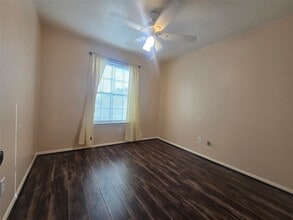16102 Mission Village Dr in Houston, TX - Building Photo - Building Photo