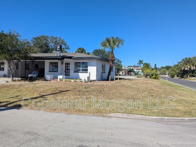 4525 29th Ave S in Gulfport, FL - Building Photo - Building Photo
