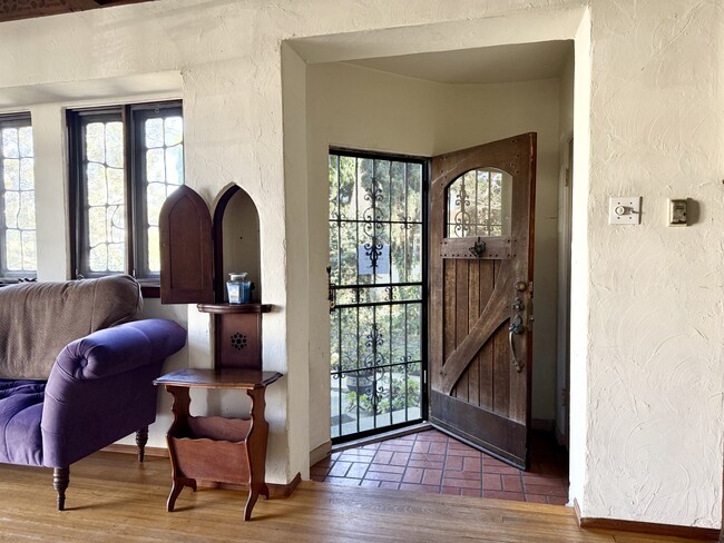 4306 E Colorado St in Long Beach, CA - Building Photo - Building Photo