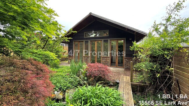 15566 SE Lark Ave in Milwaukie, OR - Building Photo - Building Photo