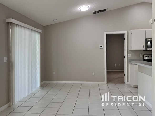 32 Freeland Ln in Palm Coast, FL - Building Photo - Building Photo