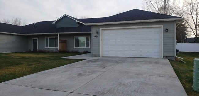 property at 1414 E 6th St