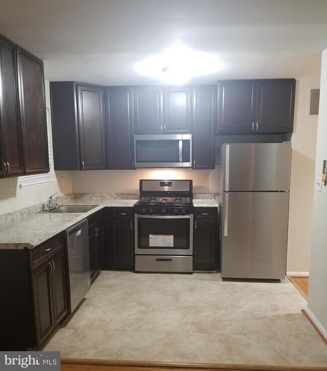 836 Booker Dr in Capitol Heights, MD - Building Photo - Building Photo