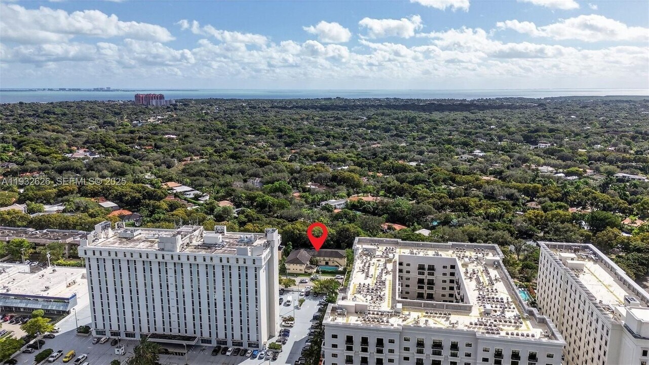 1239 Mariposa Ave in Coral Gables, FL - Building Photo
