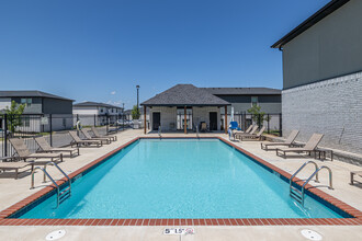 Rupple Townhomes in Fayetteville, AR - Foto de edificio - Building Photo