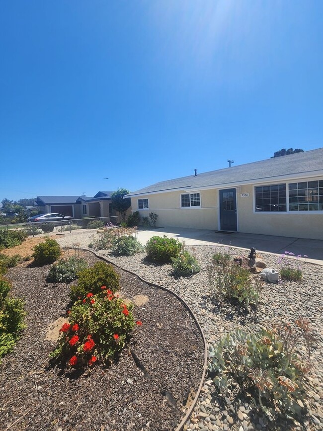property at 2550 Paul Pl