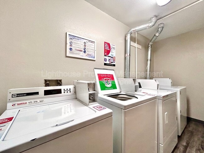 587 W Randall St in Coopersville, MI - Building Photo - Building Photo