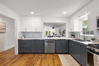 4709 Mt Vernon Dr in Austin, TX - Foto de edificio - Building Photo