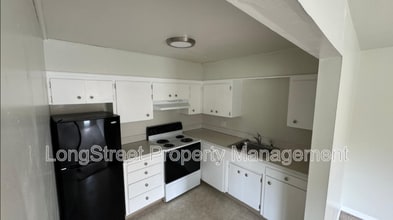 355 SW 10th St in Corvallis, OR - Building Photo - Building Photo