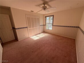 132 Dania Cir in Lehigh Acres, FL - Foto de edificio - Building Photo