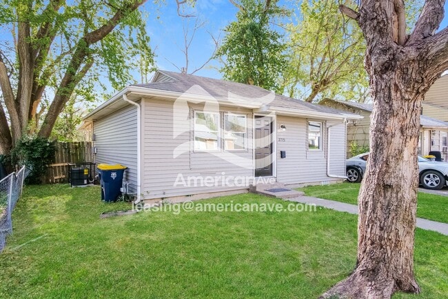 3715 Mersington Ave in Kansas City, MO - Building Photo - Building Photo