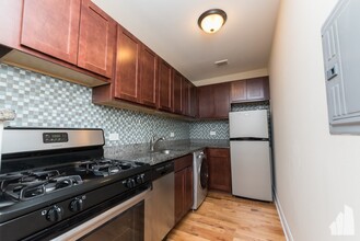555 W Arlington, Unit # 0408 in Chicago, IL - Building Photo - Building Photo