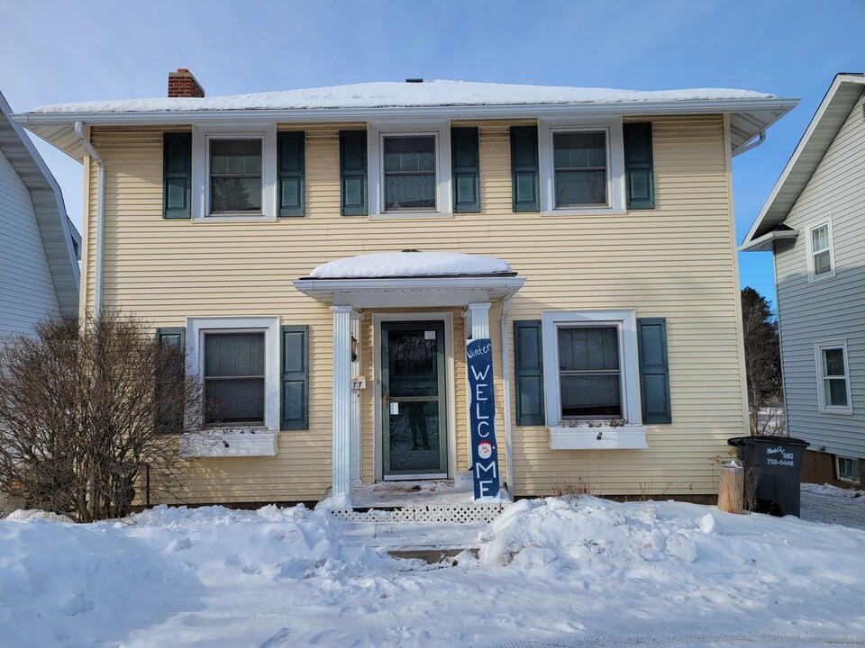 1511 Woodland Ave in Duluth, MN - Building Photo