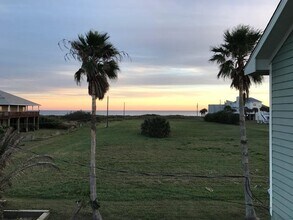 3921 11 Mile Rd in Galveston, TX - Building Photo - Building Photo
