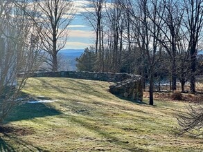 692 Bangall Rd in Millbrook, NY - Building Photo - Building Photo